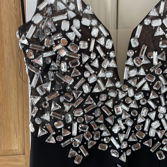 🎀 Nwot Xscape embellished gown in black size 6 - Picture 11 of 15